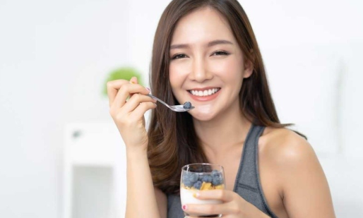 Tại sao phụ nữ nên ăn sữa chua mỗi ngày?